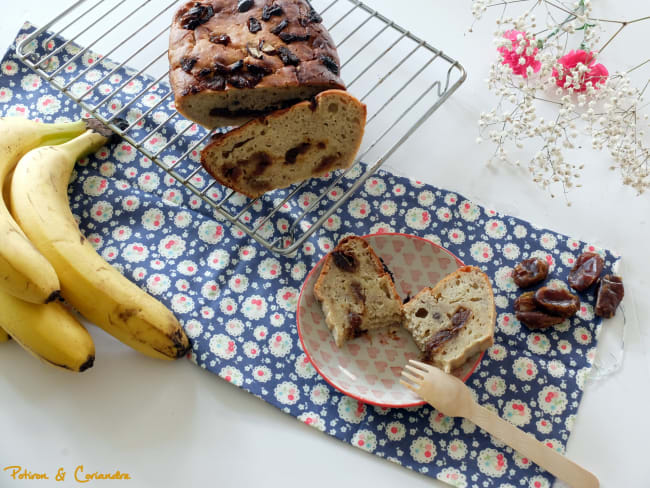 Banana bread aux dattes pour le petit déjeuner