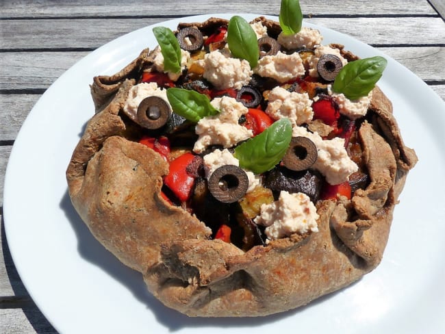 Tarte rustique sans moule à la ratatouille et à la ricotta 