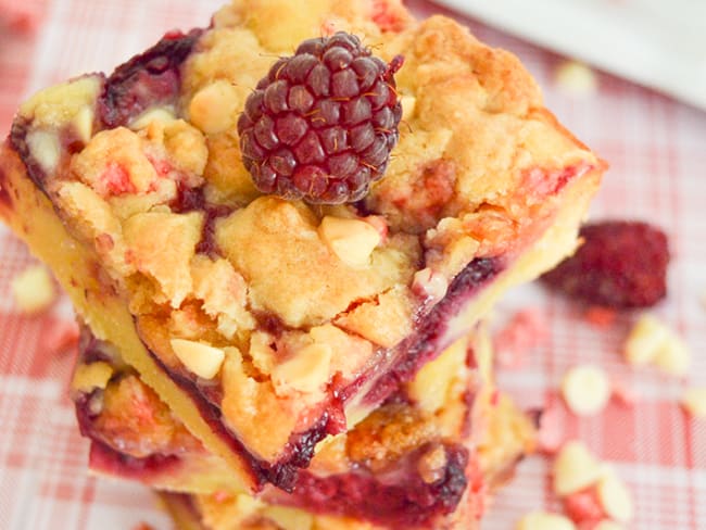 Brookie chocolat blanc, framboises et pralines roses