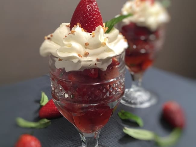 Coupe de fraises menthe et sa chantilly vanille