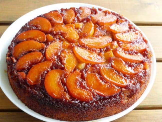 Gâteau pêche et caramel