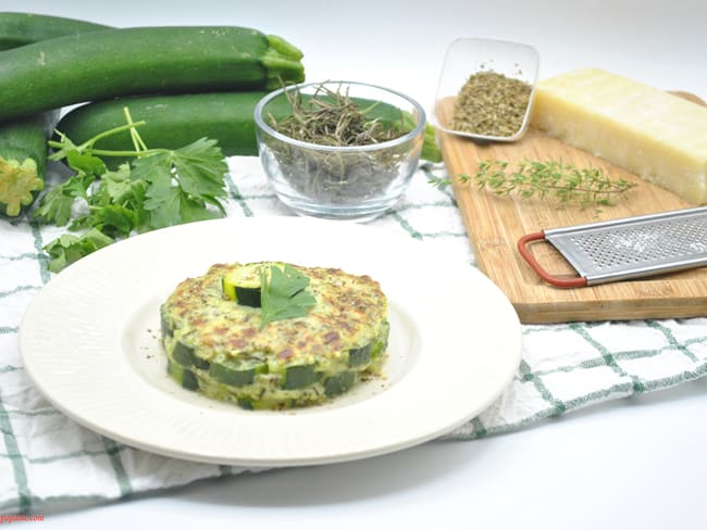 Mille-feuille de courgette au fromage et herbes fraîches