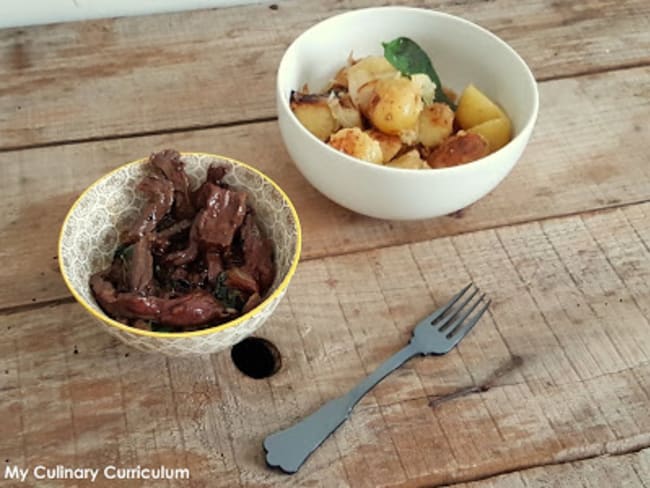 Hampe de bœuf sauce soja et échalotes et pommes de terre à la chapelure