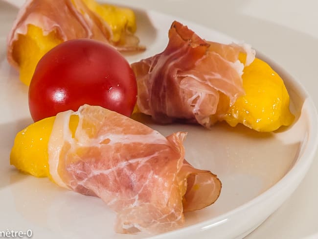 Bouchées de nectarine au speck