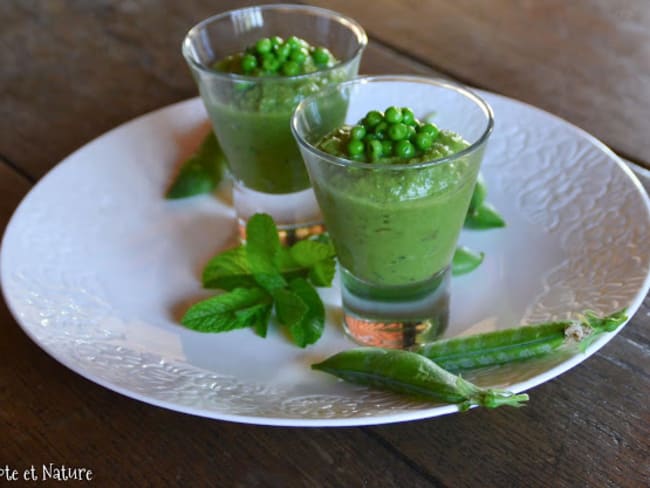 Soupe froide de petits pois à la menthe