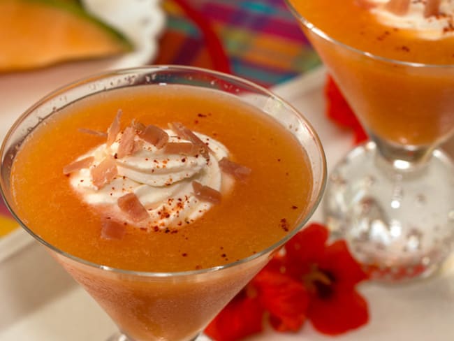 Gaspacho de melon, chantilly au chèvre et fromage frais