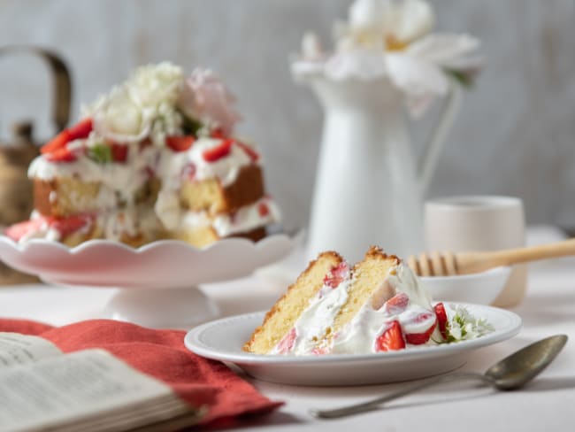 Layer cake moelleux aux fraises, ricotta et miel