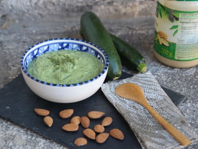 Crème de courgette à l'amande