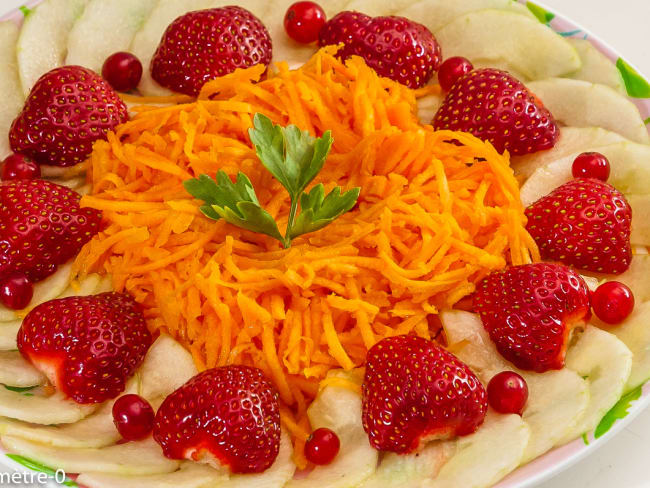 Salade de carottes au concombre et fruits rouges