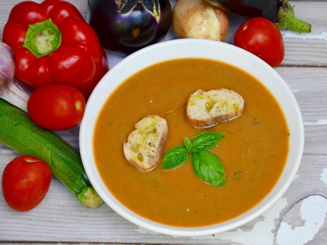 Velouté glacé de légumes du soleil