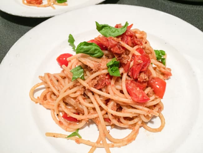 Linguine con pomodorini freschi