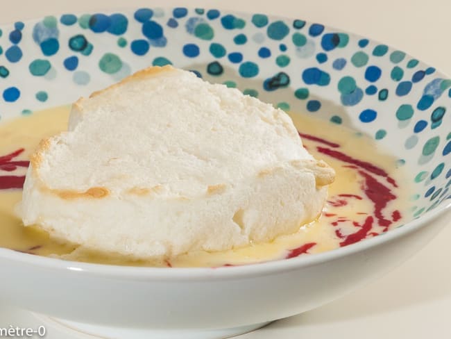 Ile flottante au coulis de framboises