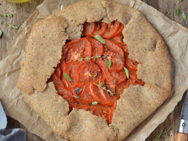 Tarte rustique aux tomates et à l'amande