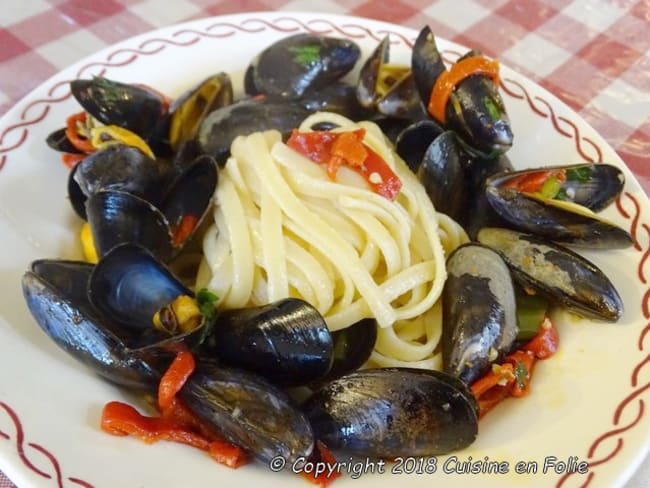 Moules aux piquillos et piment d'Espelette à la plancha