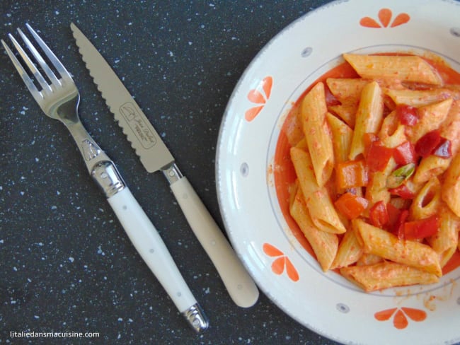 Penne rigate, sauce aux poivrons