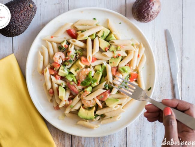 Salade de pâtes avocat crevettes fruit de la passion