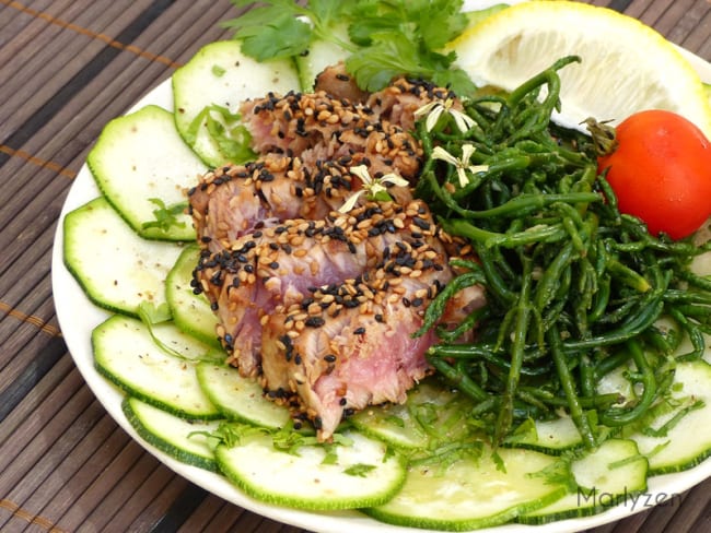 Tataki de thon, carpaccio de courgette et salicornes sautées