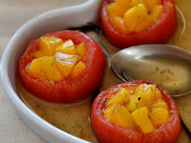 Tomate farcie aux pêches, sirop vanille et citron vert