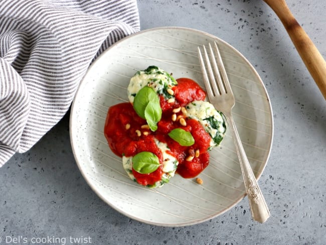 Dumplings ou gnudi ricotta-épinards et sauce tomate