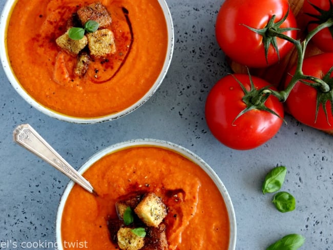 Soupe de tomates et poivrons rôtis