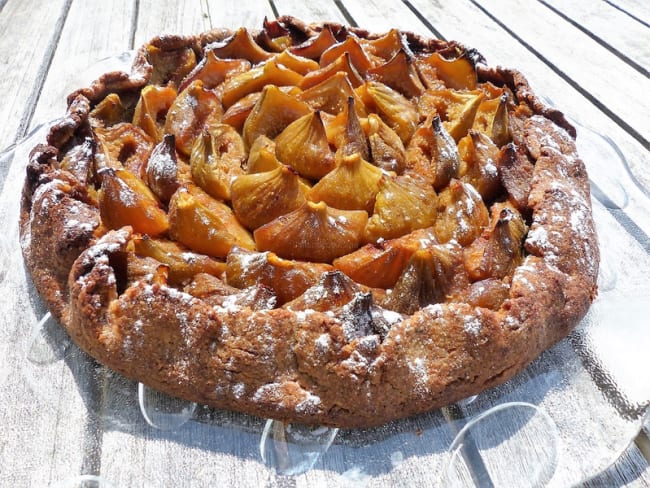 Tarte rustiques aux figues et poudre de noisettes