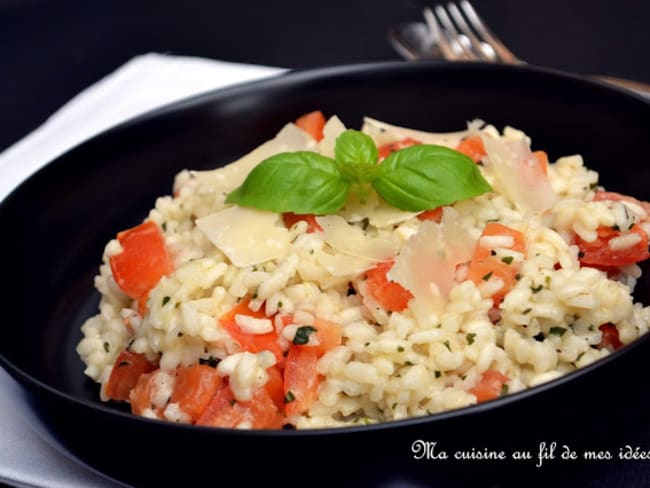 Risotto aux tomates, basilic et parmesan