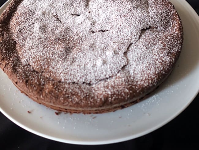 Gâteau au chocolat noir et purée d'amande