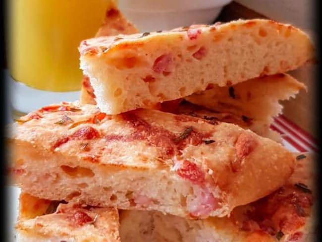 Fougasse aux lardons et oignon