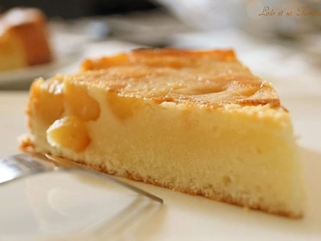 Gâteau moelleux au yaourt et pommes caramélisées