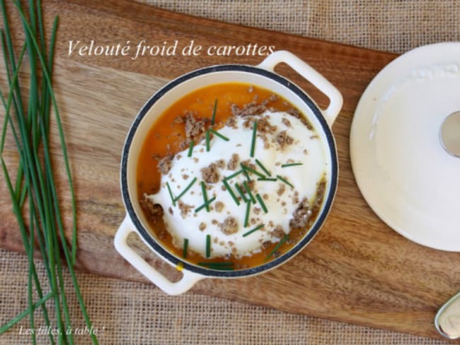 Velouté froid de carottes, crème fouettée à la verveine