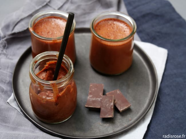 Mousse au chocolat au jus de pois chiches