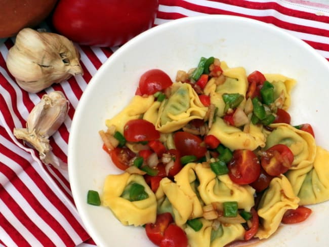 Salade de tortellini aux poivrons mariné