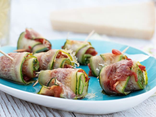 Roulés de courgettes tomates et parmesan