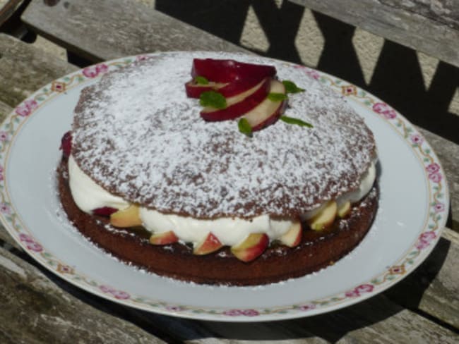 Victoria sponge cake à la reine claude et nectarine