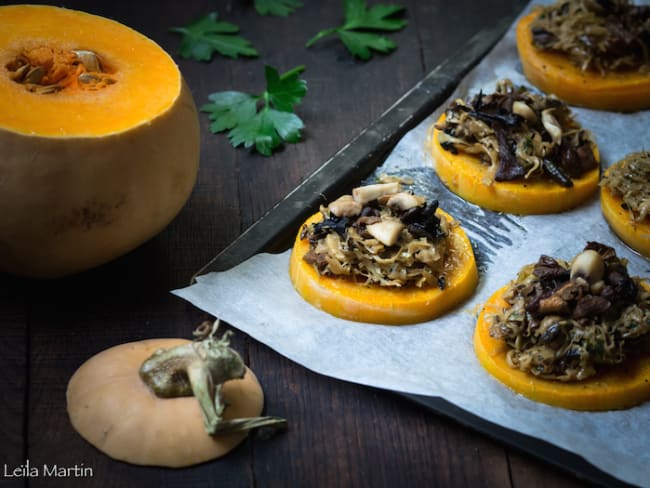 Médaillons de butternut à la choucroute et aux champignons