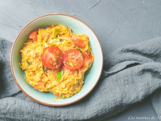 Spaghetti de courge à la tomate et au basilic