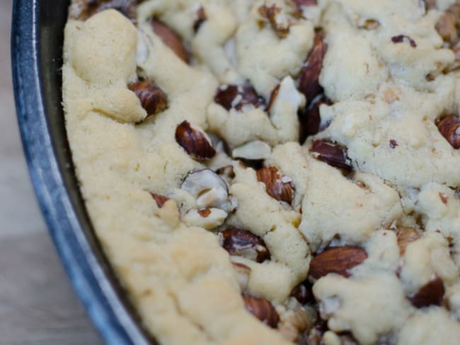 Cookie géant mi-cuit aux fruits secs