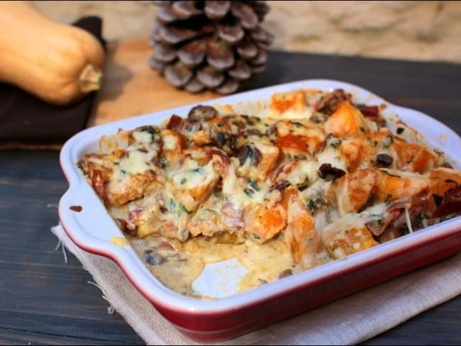 Gratin de courge butternut, champignons, jambon cru et cantal