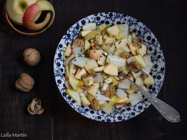 Salade d'endives aux pommes, bleu des Vosges et noix