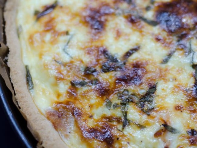 Quiche au saumon fumé et au basilic