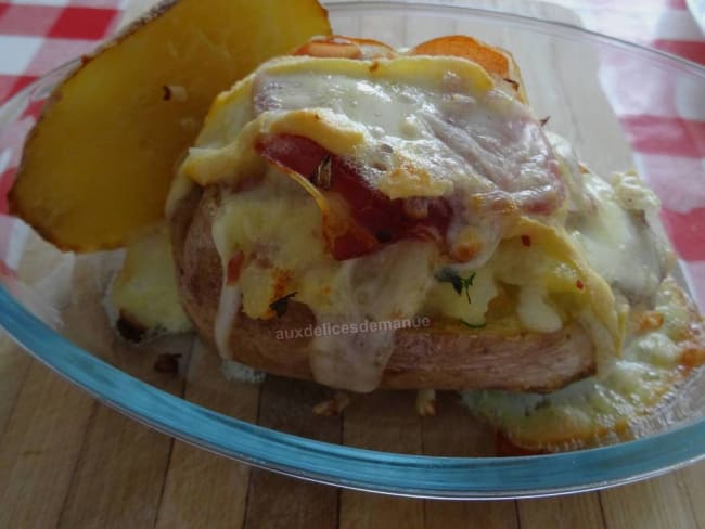 Pomme de terre au four au Reblochon et coppa - Recette par