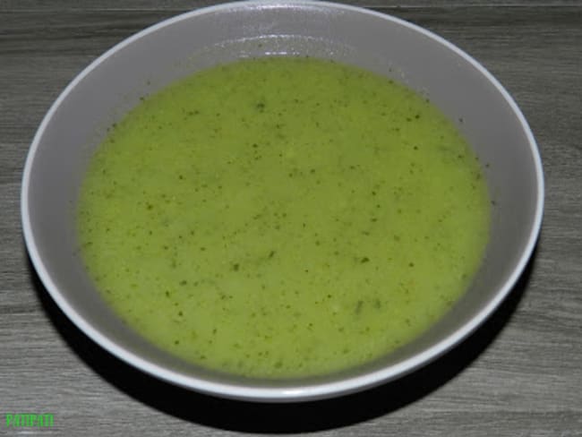 Potage aux courgettes-poireaux et sa purée spéciale