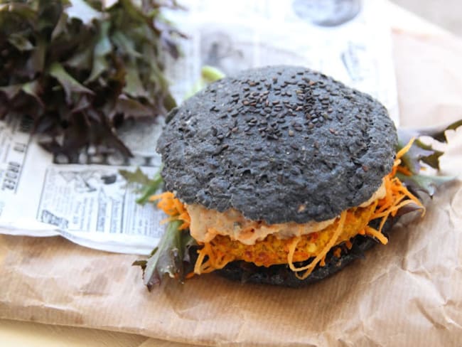 Black burger végétarien  pour Halloween