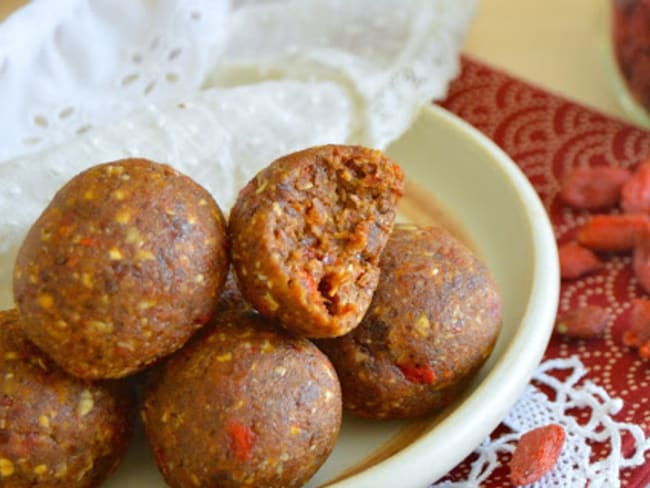 Bouchées crues aux baies de goji, citron et gingembre