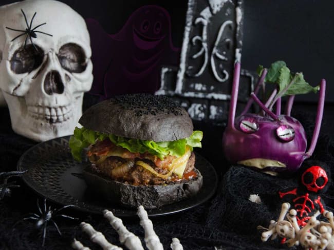 Pains à burger noir maison pour Halloween