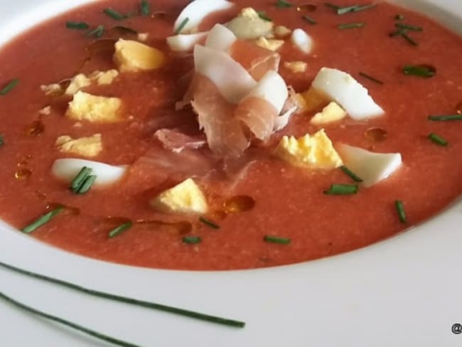 Soupe froide de tomates et pain - Salmorejo 