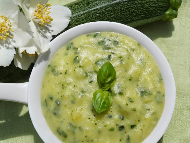 Purée de courgettes au basilic