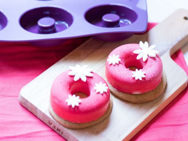 Petits entremets framboise sur palets breton