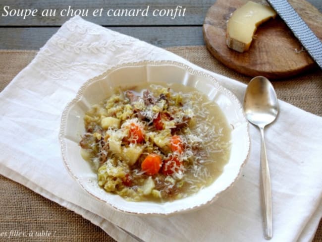 Soupe au chou et confit de canard