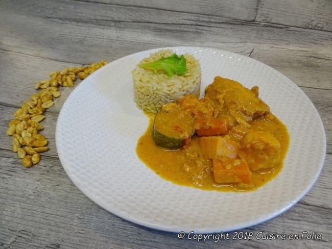 Mafé de poulet, patate douce, courgette ou poulet sauce arachide et son riz pilaf